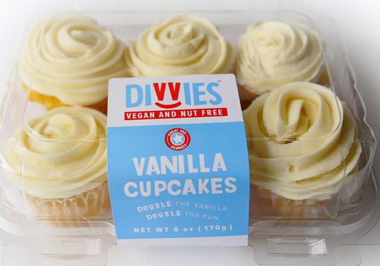 Cupcakes with Vanilla Frosting