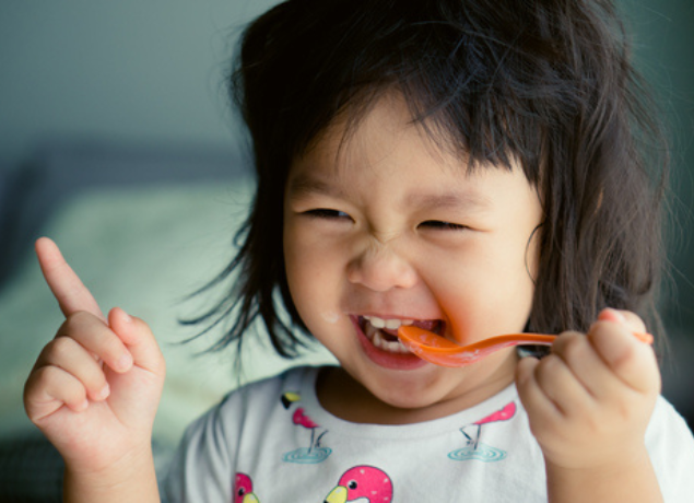 Kid eating